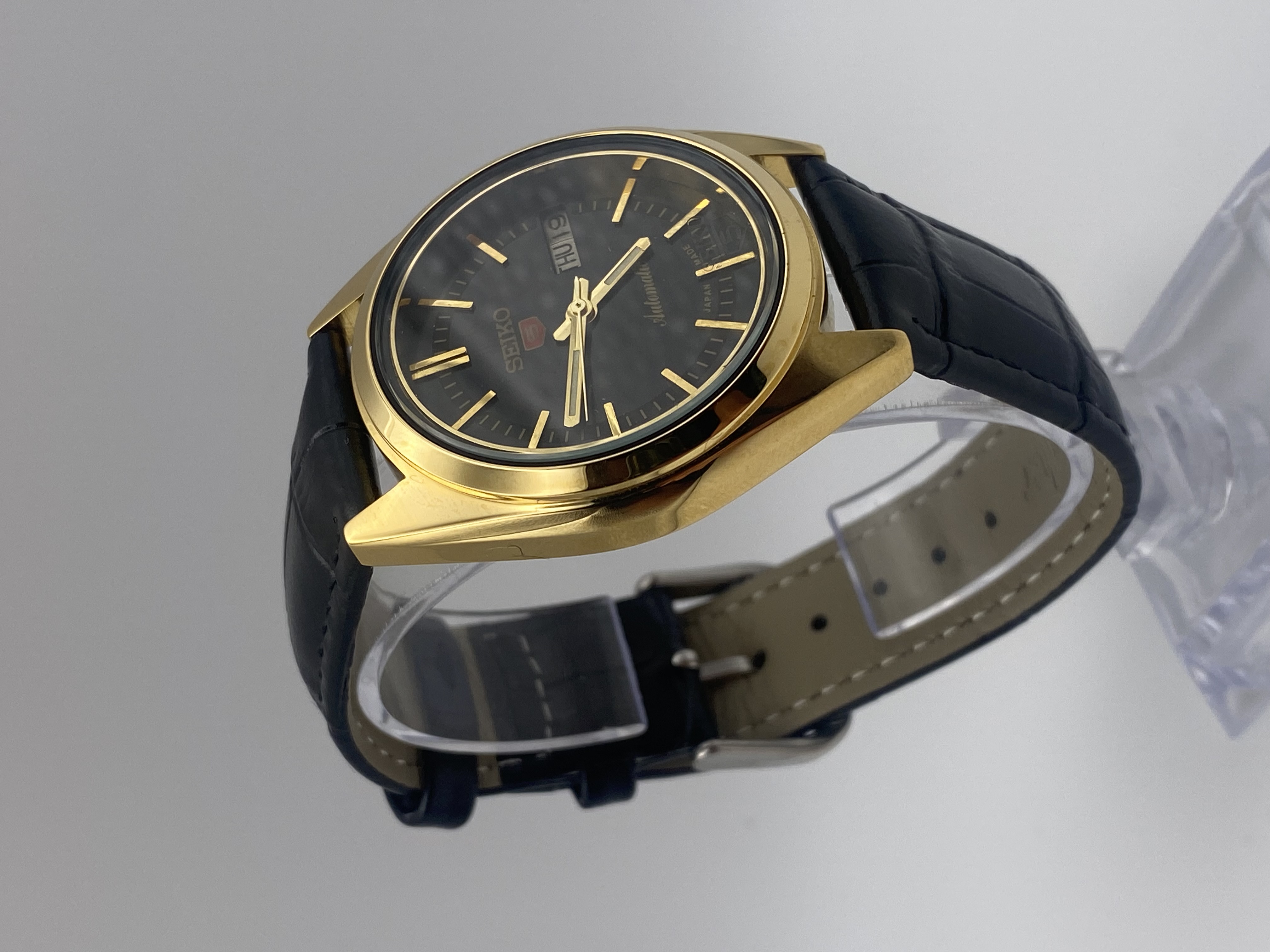 *Refurbished* Seiko 5 automatic day/date black and gold. (36.5mm) Serviced.