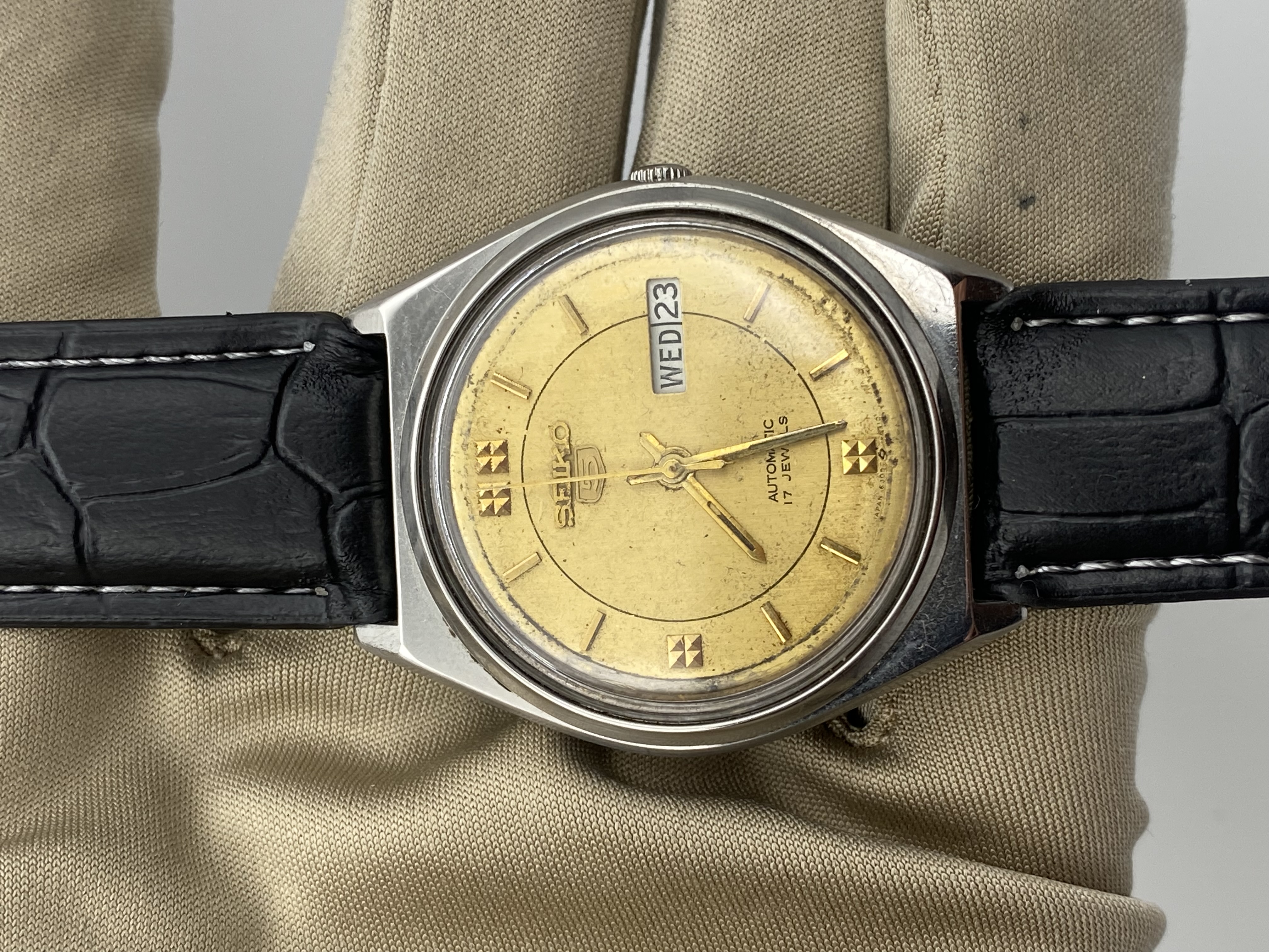 *Full original* Vintage Seiko 5 automatic day/date 17 Jewels. (35mm) Serviced, new strap!